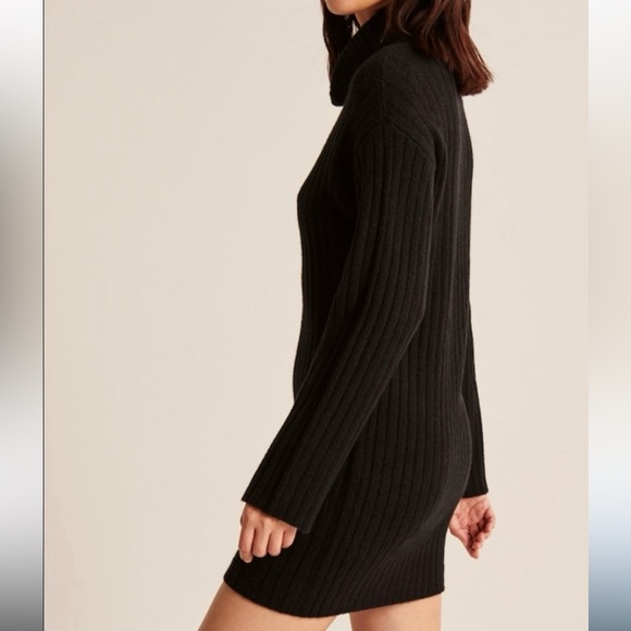 Abercrombie & Fitch Brand New Women’s Turtleneck Black Knit Sweater Dress Size M - Picture 2 of 7